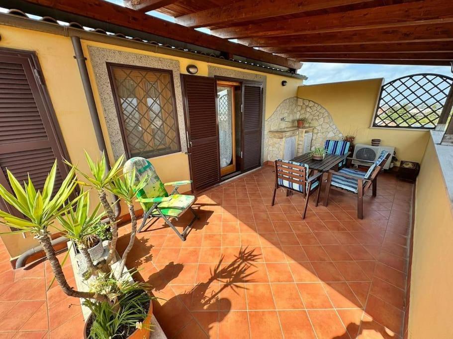 Apartamento Attico Belvedere - Metro C E Posto Auto Roma