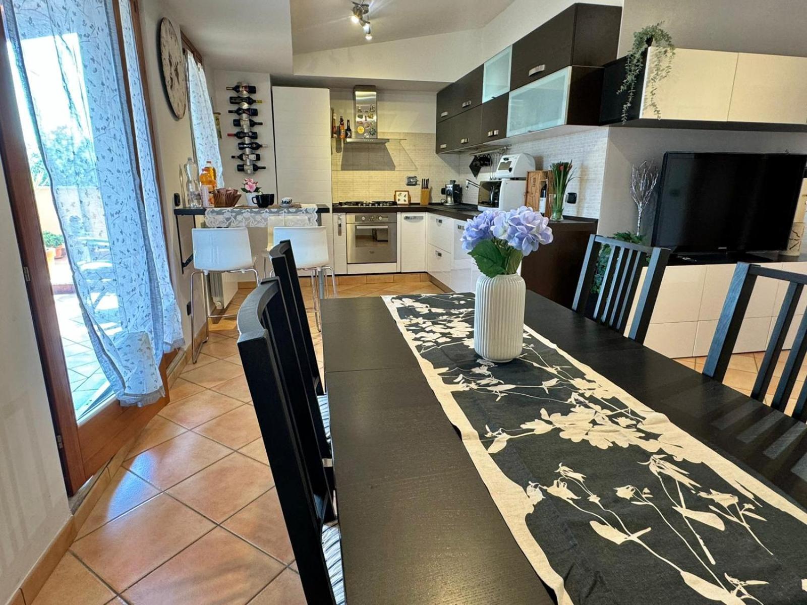 Apartamento Attico Belvedere - Metro C E Posto Auto Roma