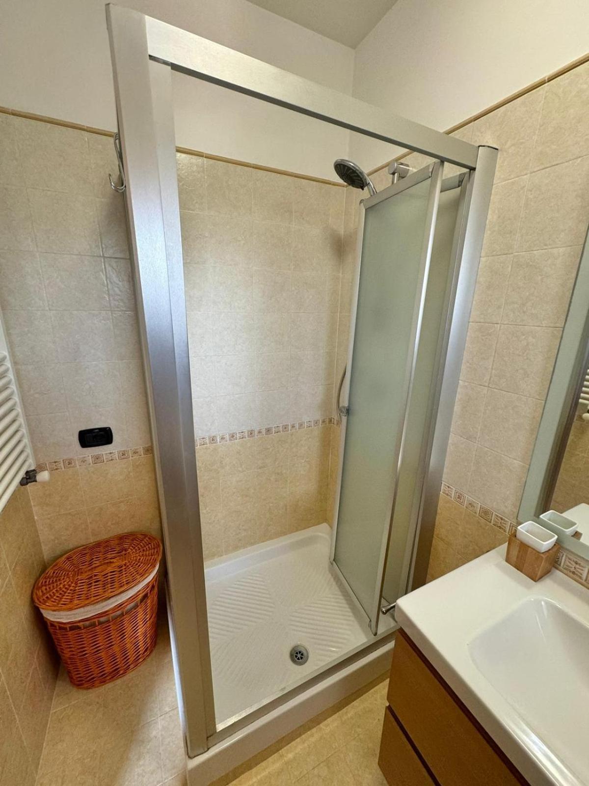 Apartamento Attico Belvedere - Metro C E Posto Auto