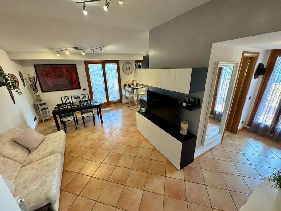 Apartamento Attico Belvedere - Metro C E Posto Auto